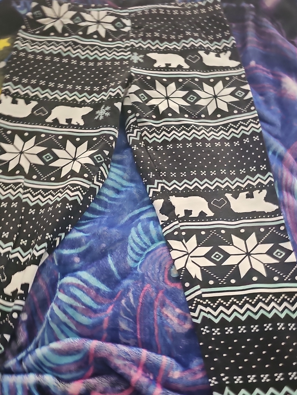 No Boundaries Black and White Polar Bear Pattern Leggings